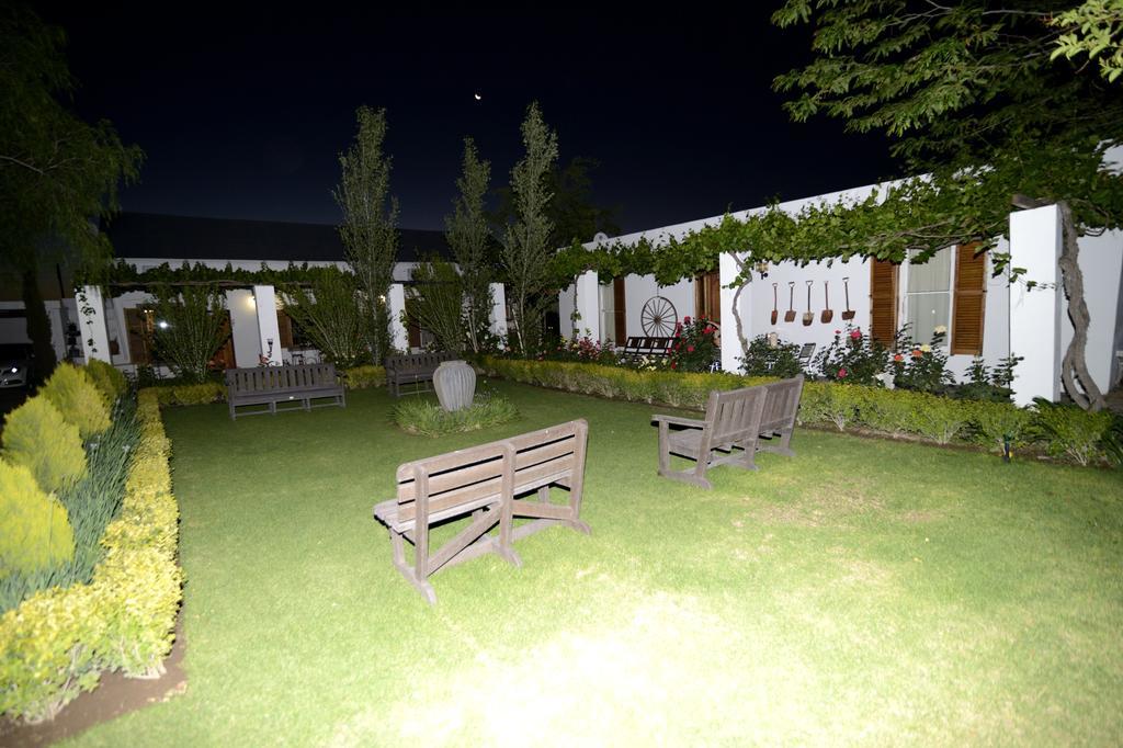 Cape Karoo Guesthouse Beaufort West Esterno foto